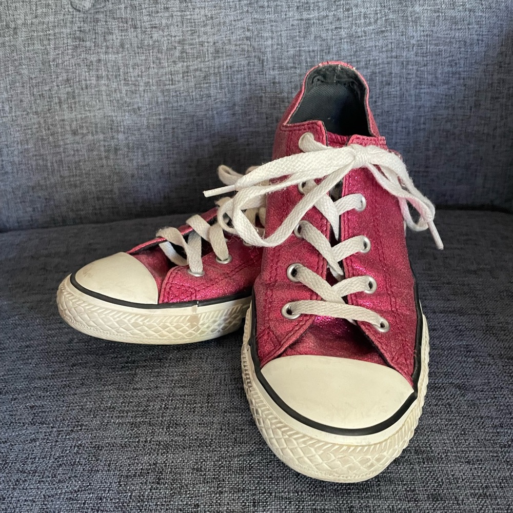 Pink sparkly low top converse sneakers girls size 3